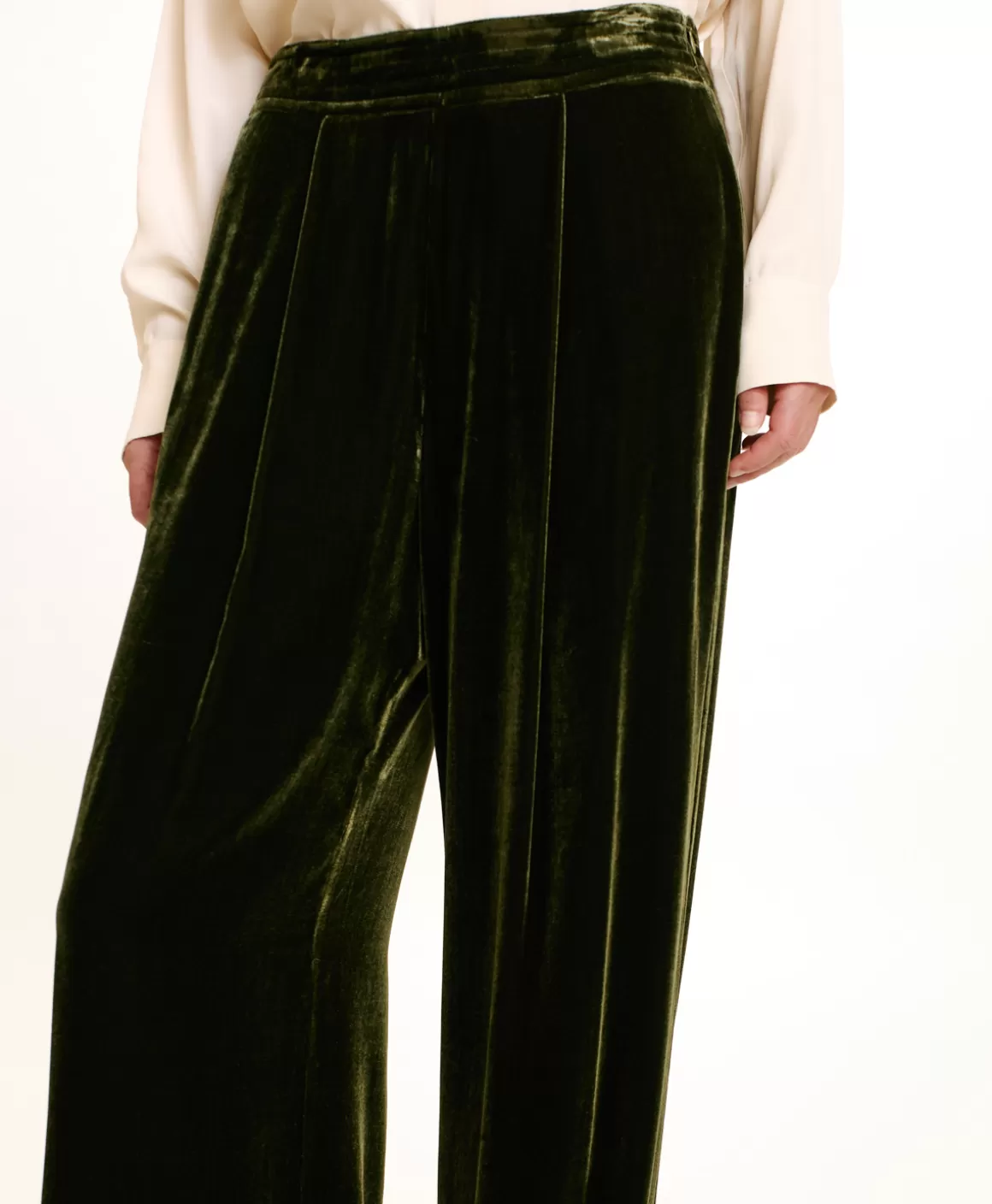 PANTALON PASCAL EN VELOURS MÉLANGE DE SOIE LISSE - VERT MATCHA*Momoni Discount